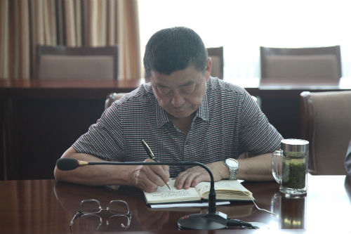 常务副院长张子波